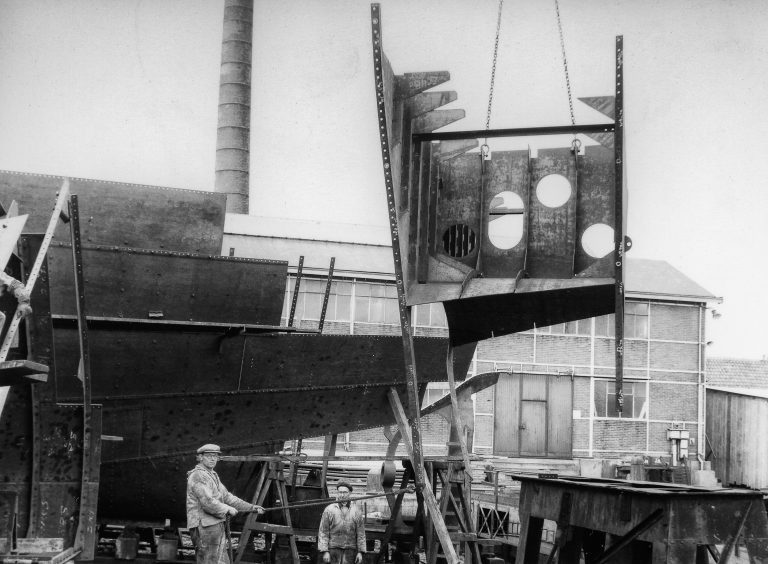 Voorbeeld van een album scan, motorschip ms Hermes. Fotoserie uit 1953.